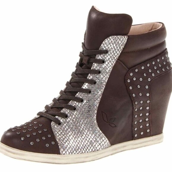 KOOLABURRA UGG Tan Leather Studded Wedge Sneakers Booties E511 - Picture 1 of 14